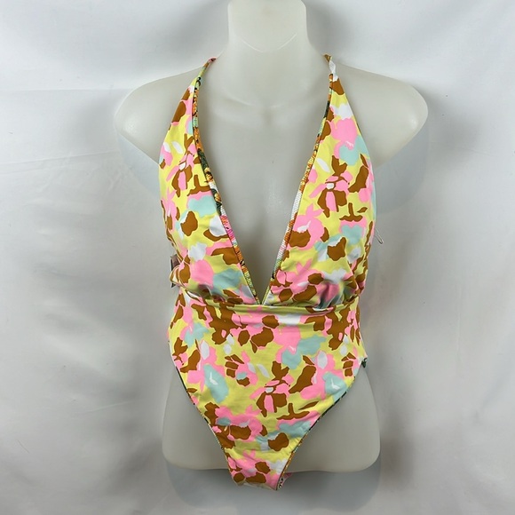 Revolve Maaji Safari Reversible Floral Green Pink One Piece in Vintage Age - S - Picture 11 of 13